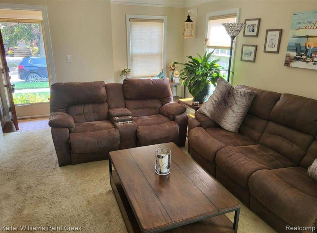 Allen Park, MI 48101,15407 HARRISON Avenue