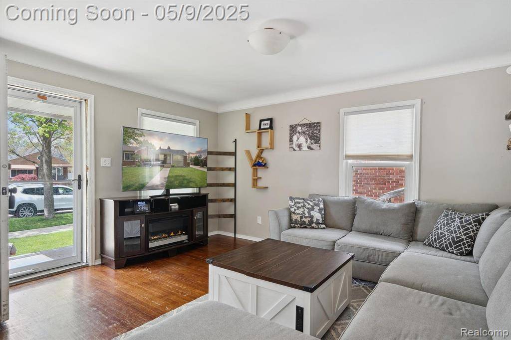 Allen Park, MI 48101,7917 ROSEDALE Boulevard
