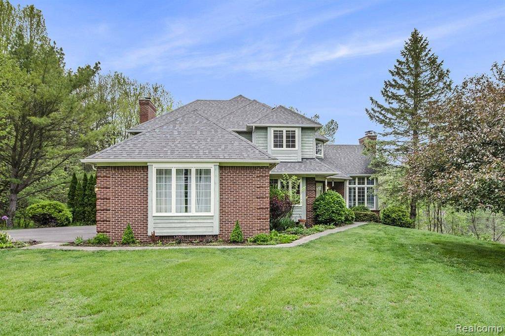 Brighton, MI 48116,5401 Lone Pine Court