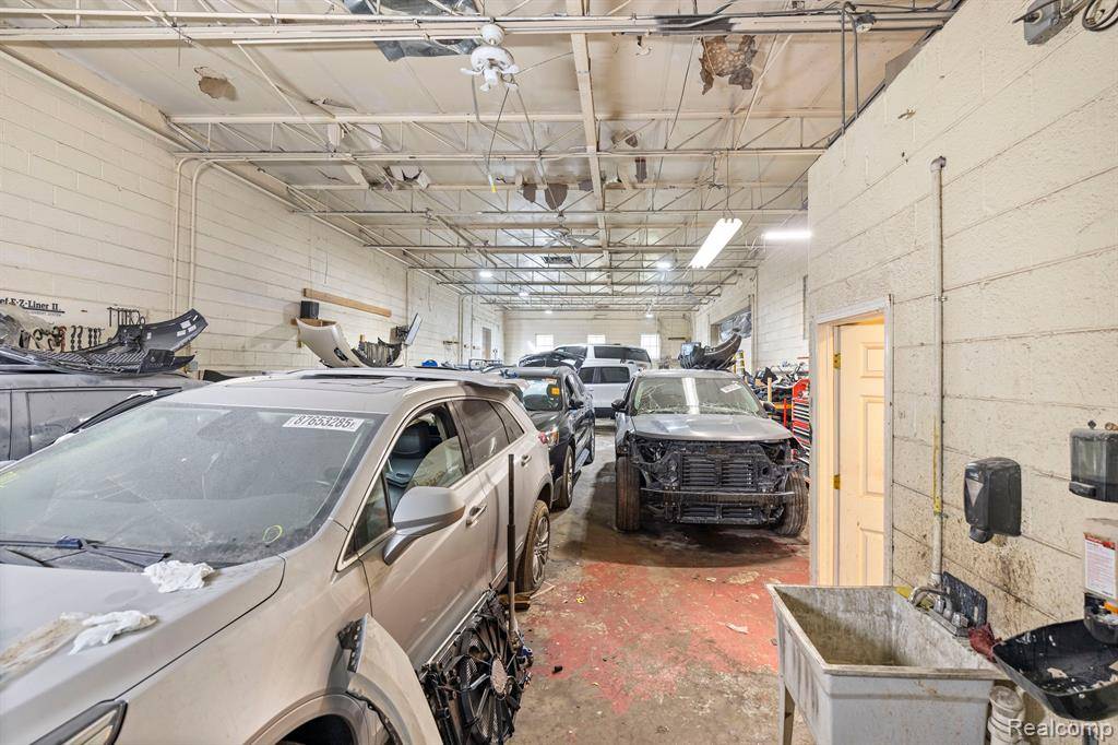 Warren, MI 48089,8407 E 9 MILE Road