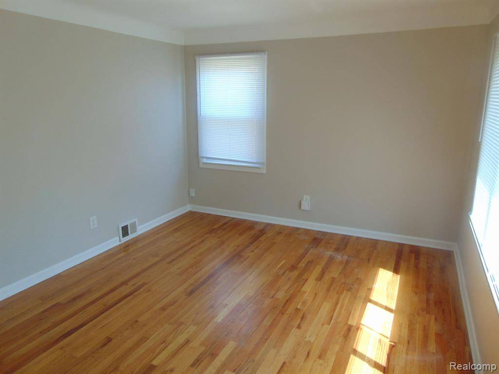 Clawson, MI,106 REDRUTH Avenue
