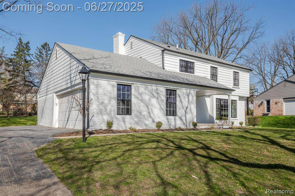 Bloomfield Hills, MI 48302,4054 ANTIQUE Lane