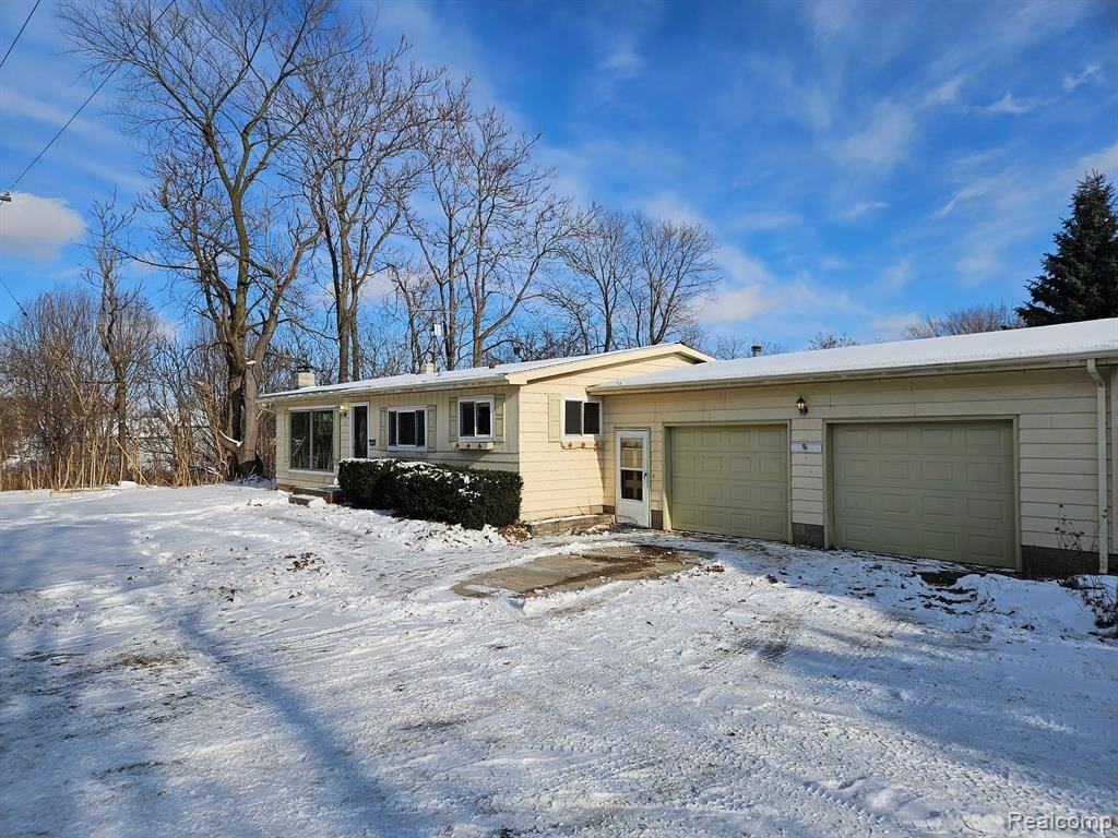 Imlay City, MI 48444,2740 N VAN DYKE Road
