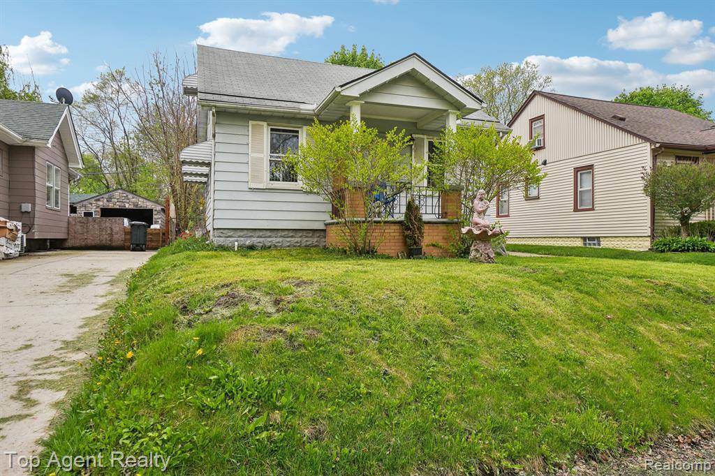 Pontiac, MI 48340,933 CAMERON Avenue