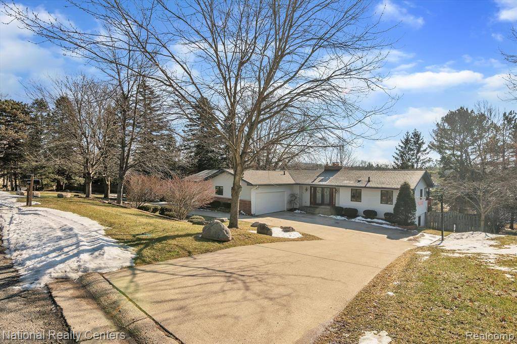 Brighton, MI 48114,11874 STONEY RIDGE Drive