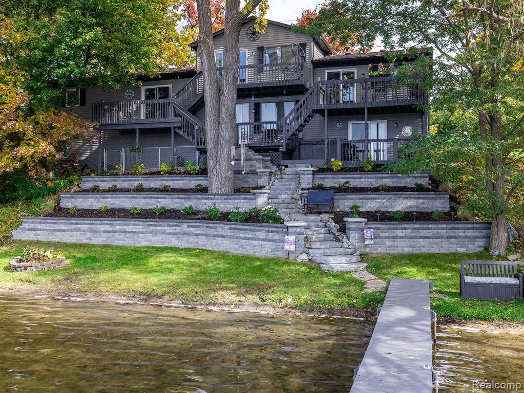Waterford, MI 48328,2145 SCOTT LAKE Road