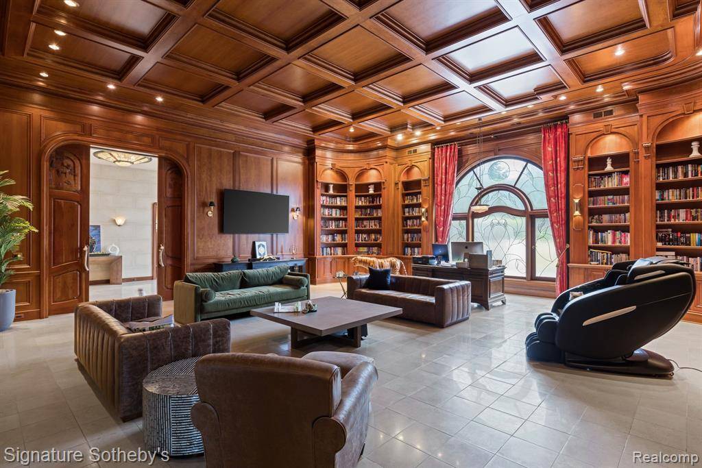 Bloomfield Hills, MI 48302,1567 Island Lane
