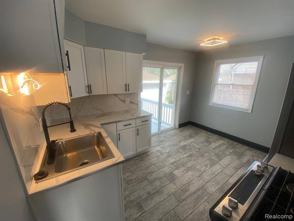 Roseville, MI 48066,25110 MACKINAC Street