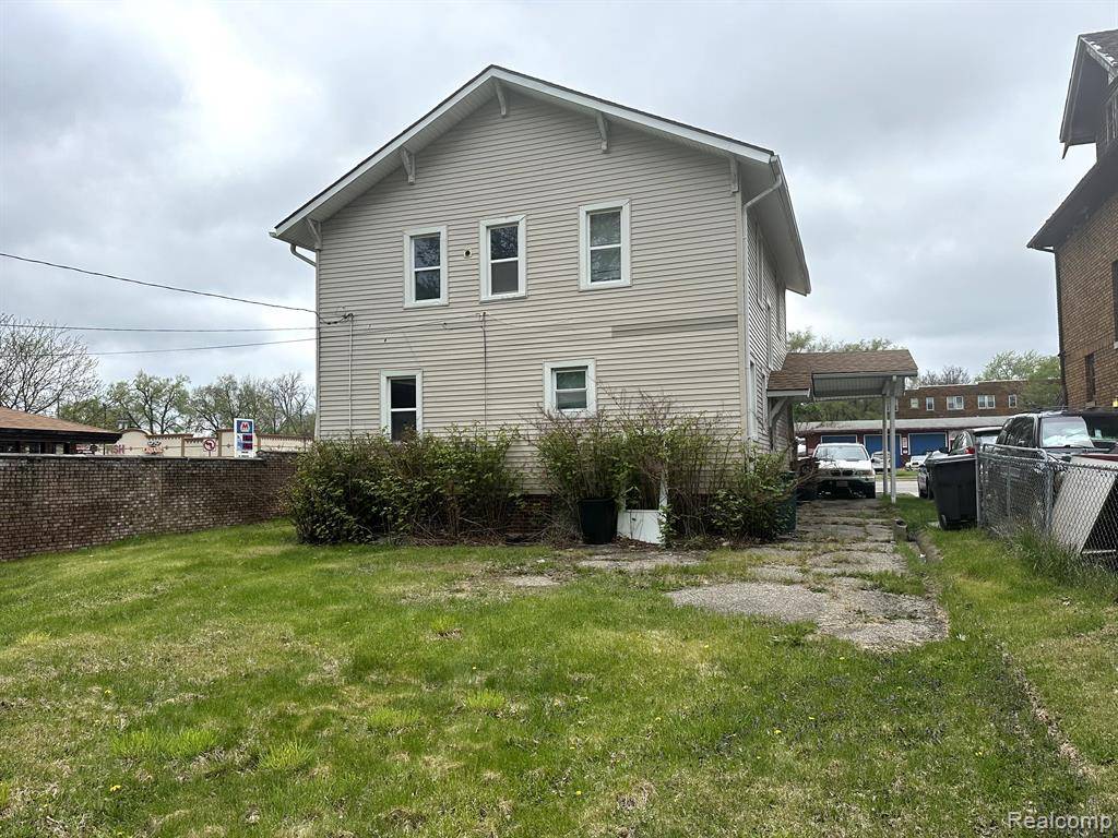 Pontiac, MI 48341,671 W HURON Street