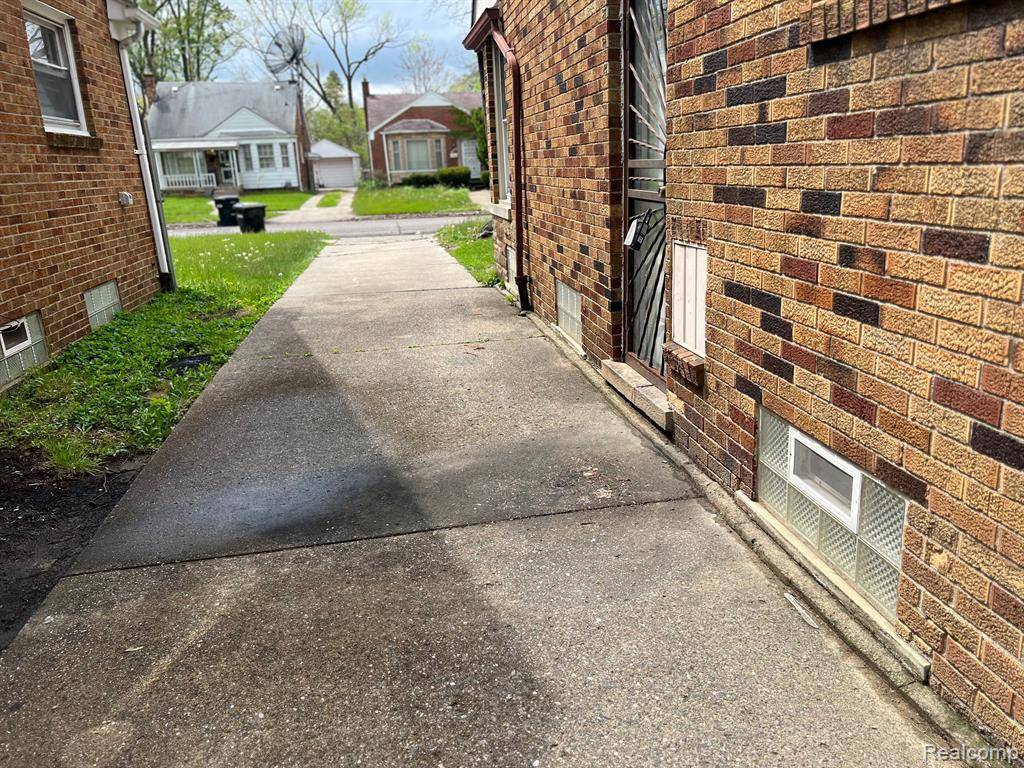 Detroit, MI 48219,18492 WARWICK Street