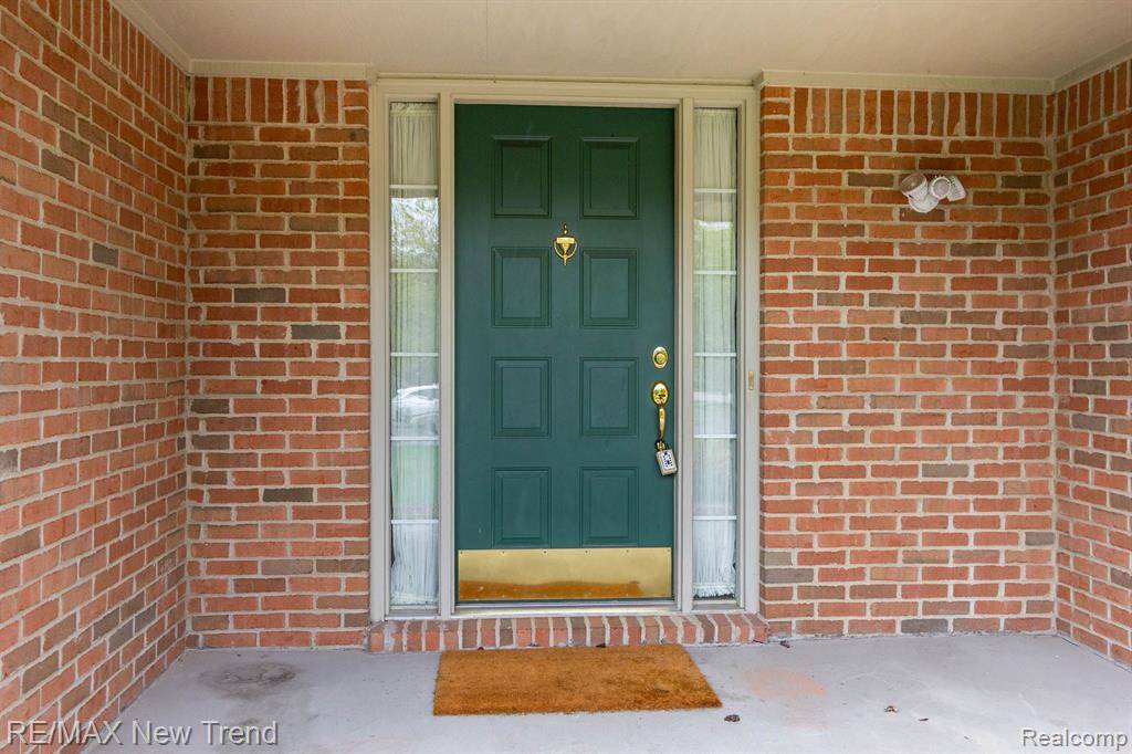 Ann Arbor, MI 48105,4905 RAVINE