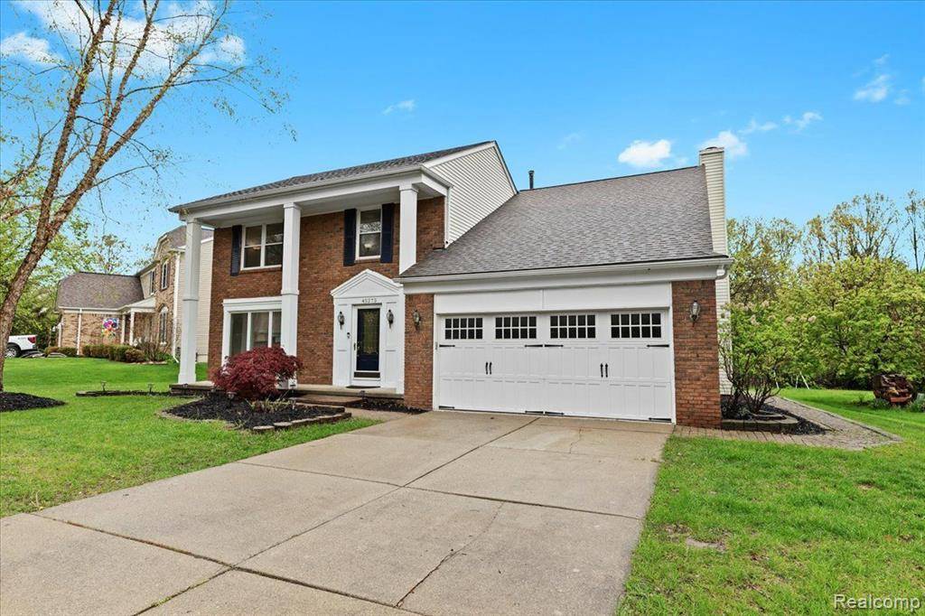 Novi, MI,45273 Yorkshire Drive
