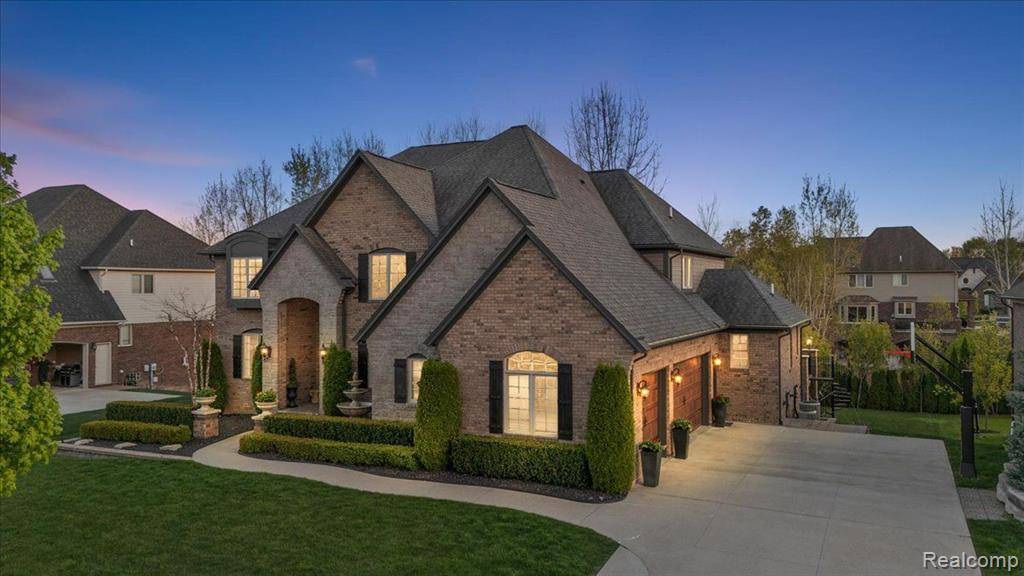 Shelby Twp, MI 48316,6132 Shadydale Drive