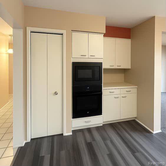 Farmington Hills, MI 48331,33779 VISTA Drive