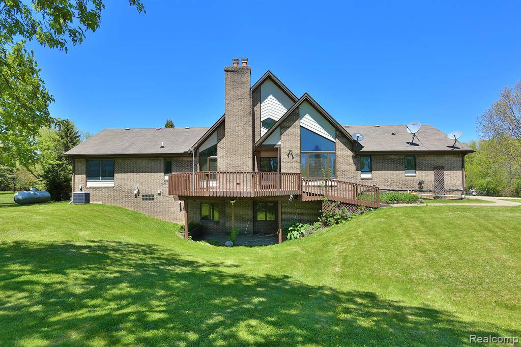 Wixom, MI 48393,53201 MARANATHA Lane