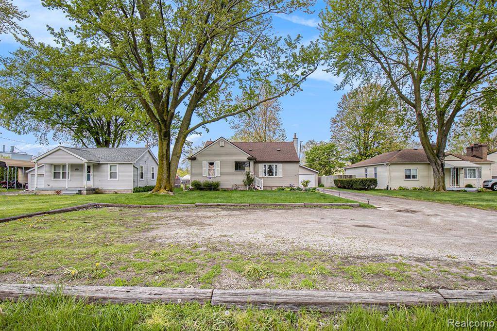 Rockwood, MI,21128 HURON RIVER Drive