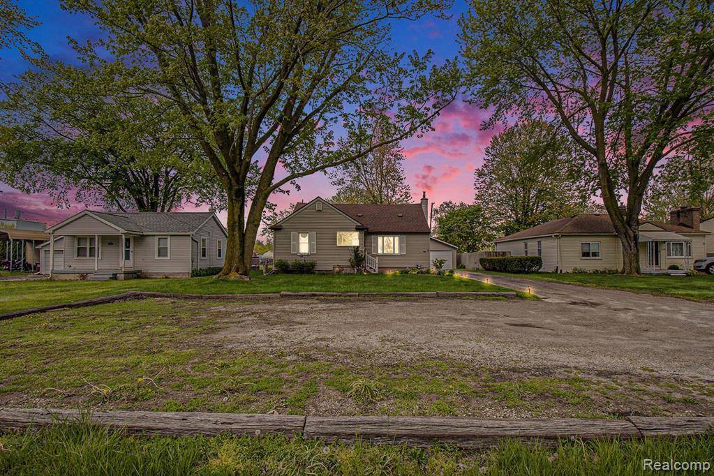 Rockwood, MI,21128 HURON RIVER Drive