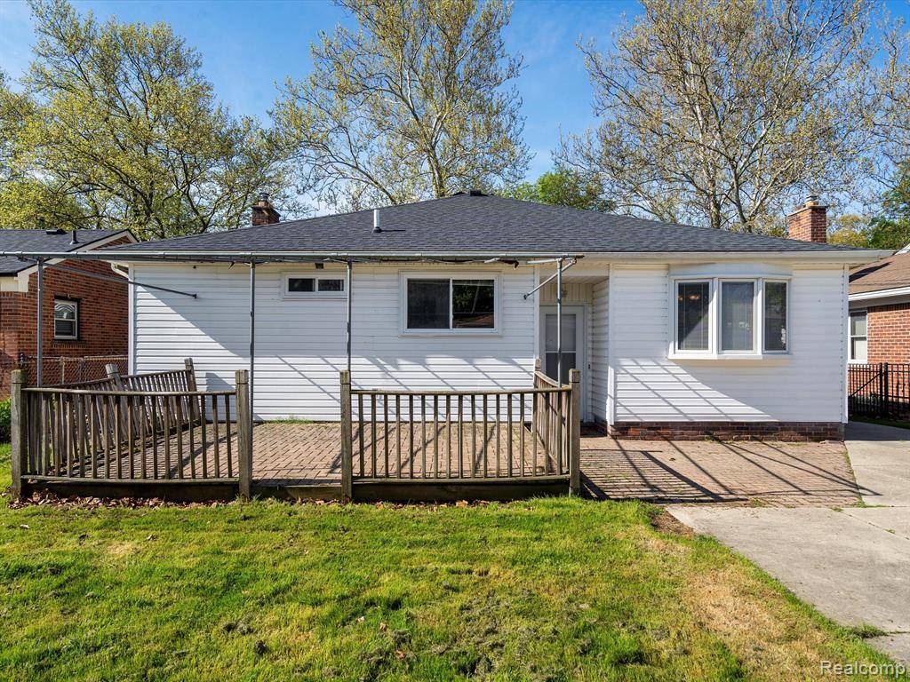 Saint Clair Shores, MI 48080,22615 EDGEWOOD Street