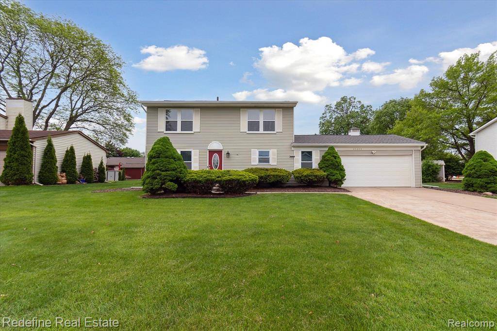 Novi, MI,40409 Oak Tree