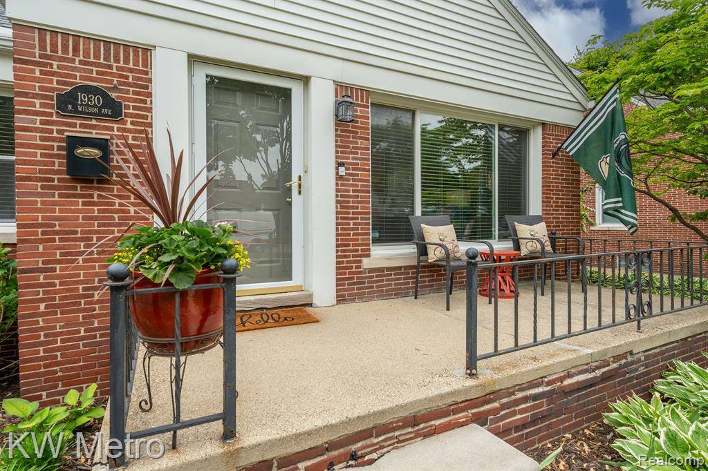 Royal Oak, MI 48073,1930 N WILSON Avenue