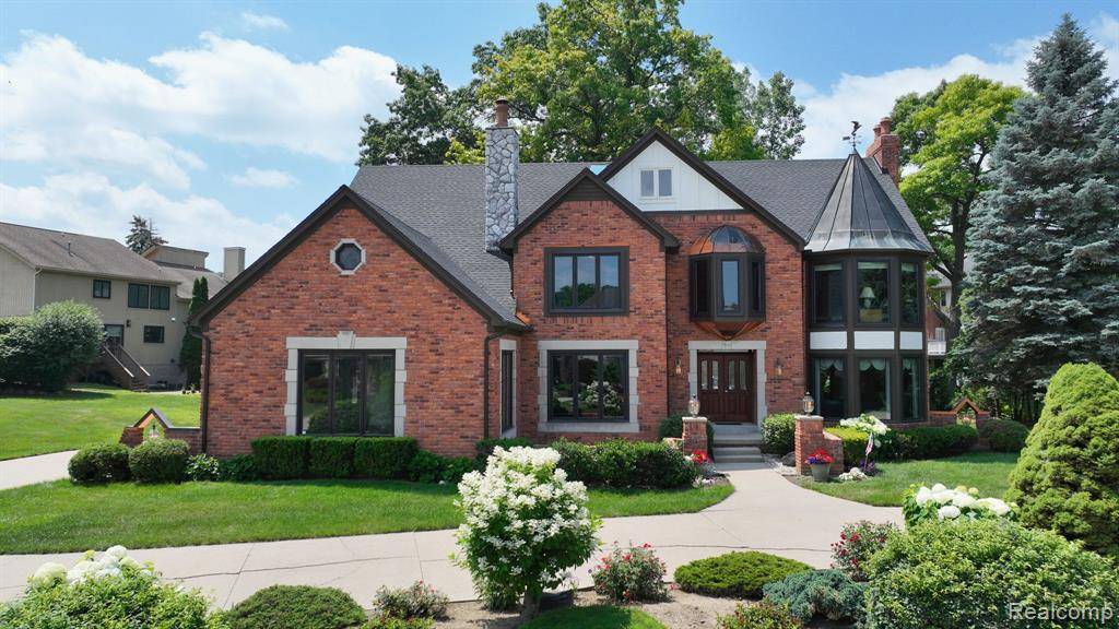 Bloomfield Hills, MI 48302,1947 MAPLEWOOD Avenue