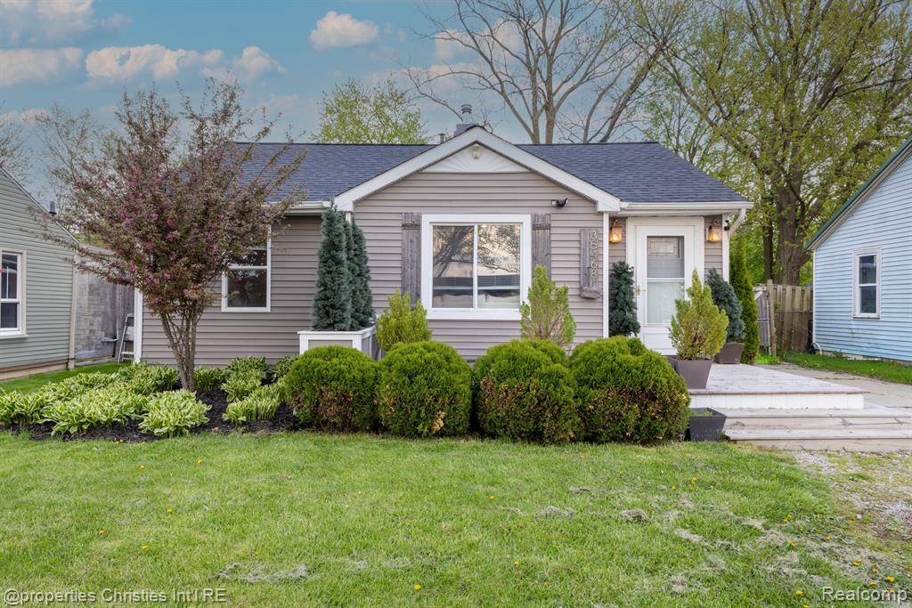 Clinton Twp, MI 48035,35468 Ellen Street