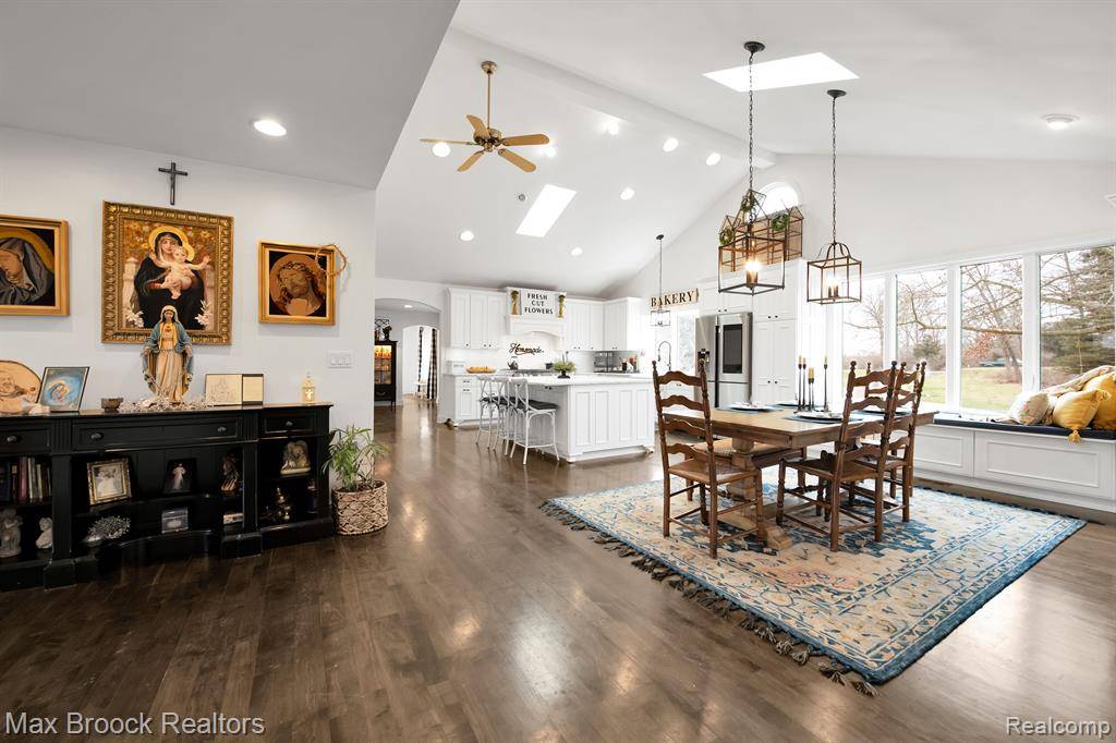 Pinckney, MI 48169,187 DARWIN Road