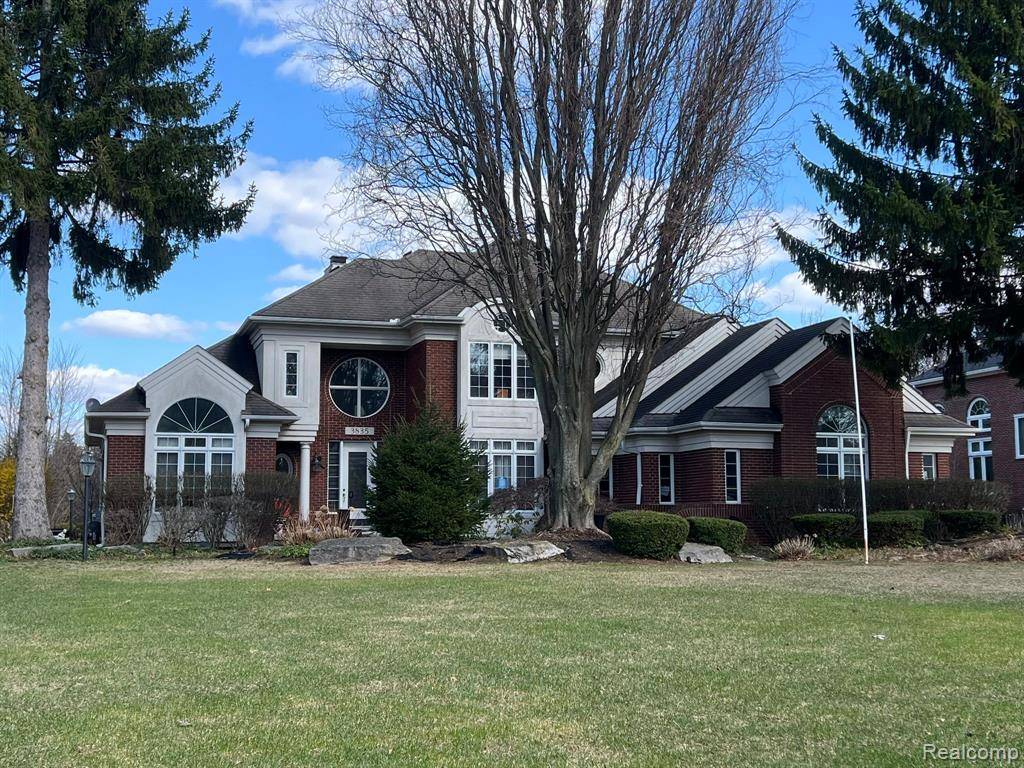 Commerce Twp, MI 48382,3835 RANYA Drive