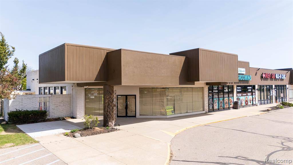 Sterling Heights, MI 48313,43734 Schoenherr