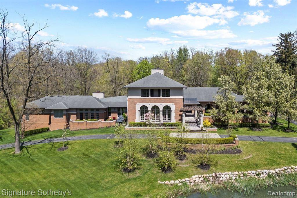 Ann Arbor, MI 48105,230 CORRIE Road