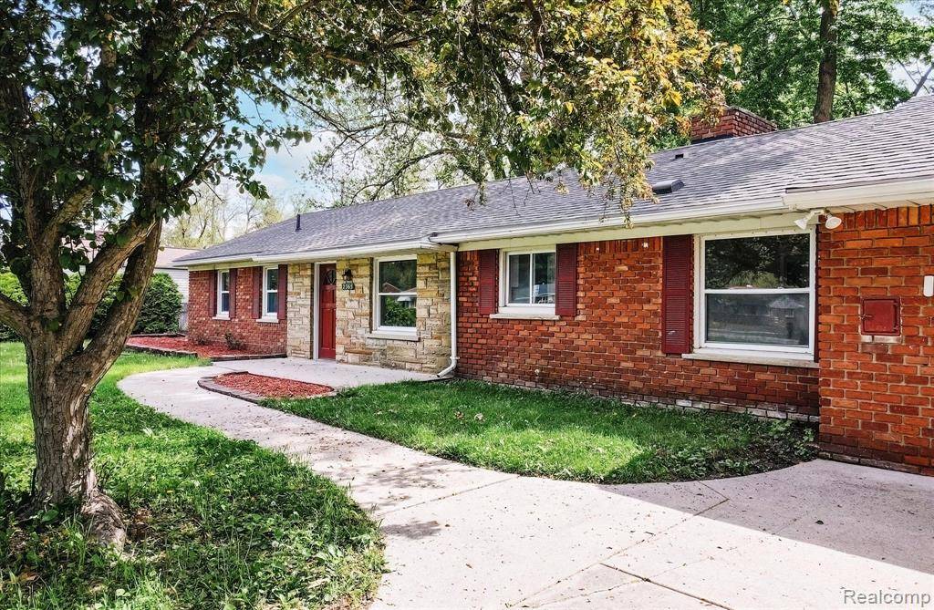 West Bloomfield, MI 48324,2365 MIDDLEBELT Road