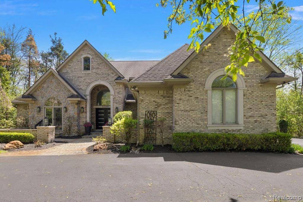 Franklin, MI 48025,31080 Lucerne Drive
