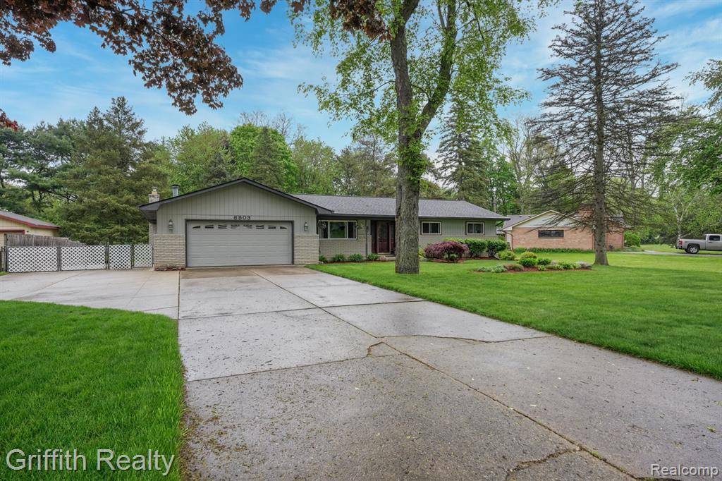 Brighton, MI 48116,6903 SOMERSET Drive
