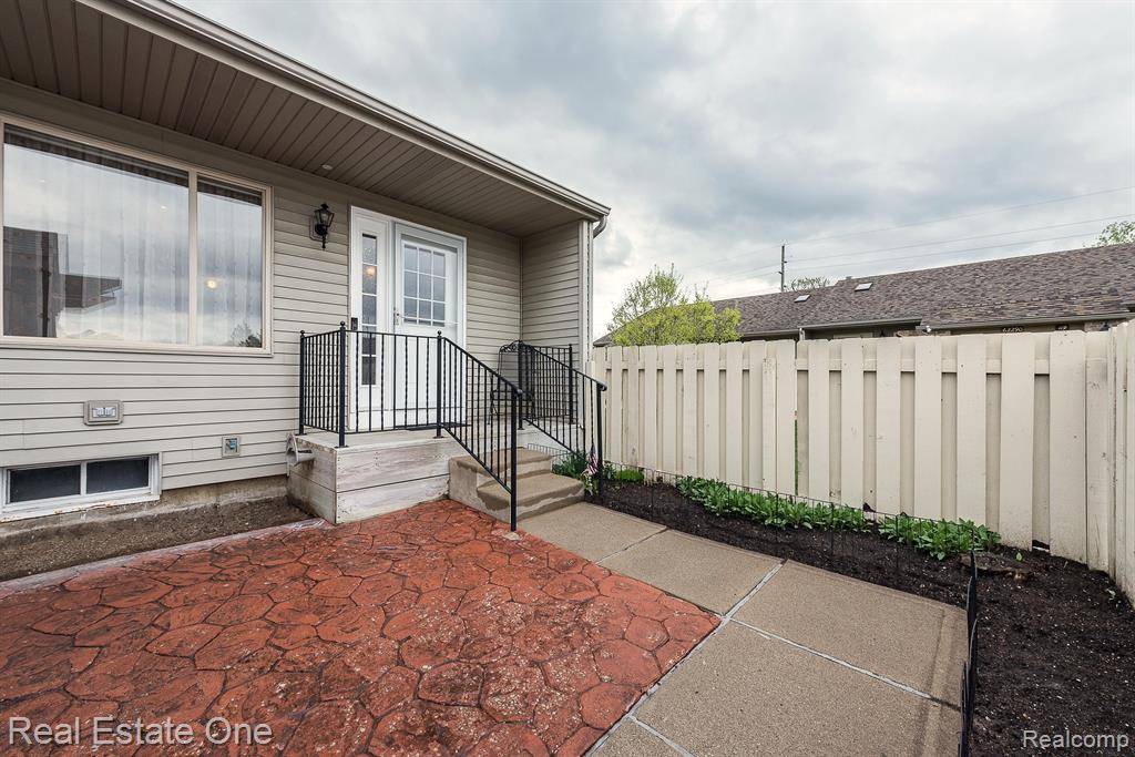 South Lyon, MI 48178,62310 ARLINGTON CIRCLE