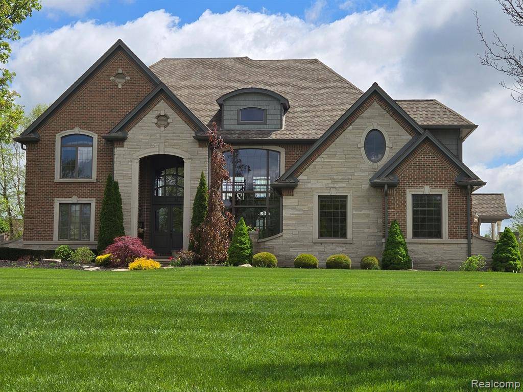 Carleton, MI 48117,2925 THORN Drive