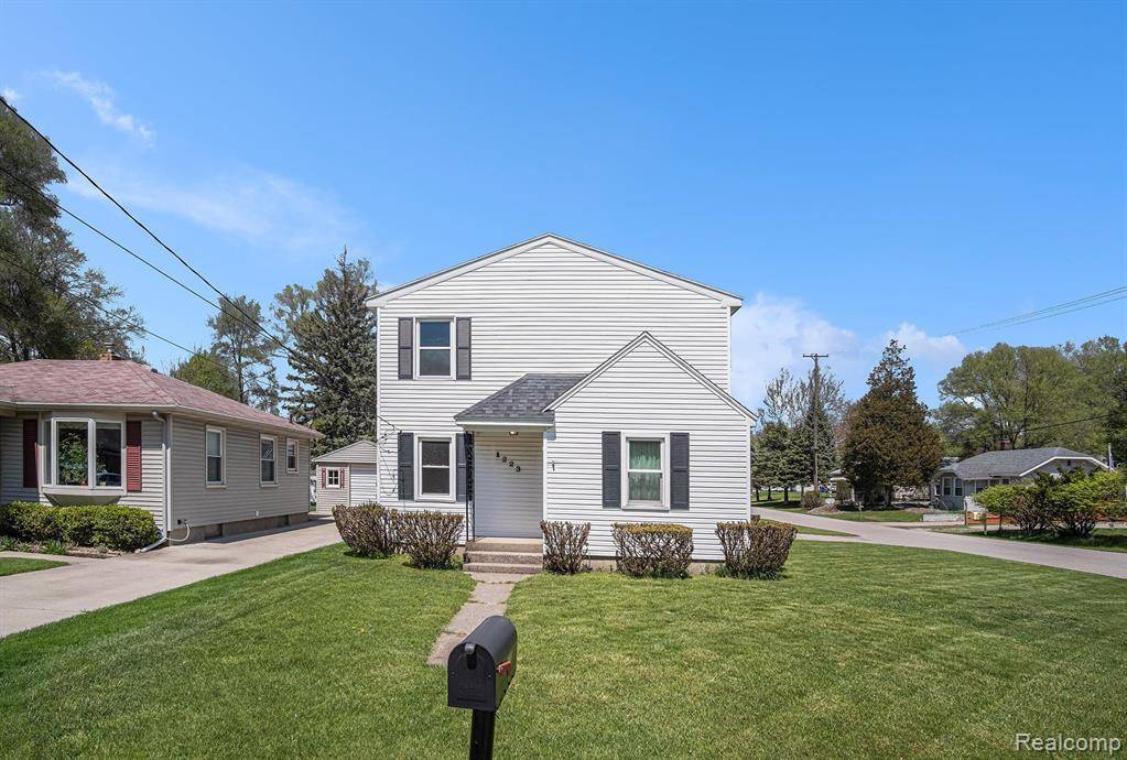 Grand Rapids, MI 49505,1223 RIDGEWAY NE Street