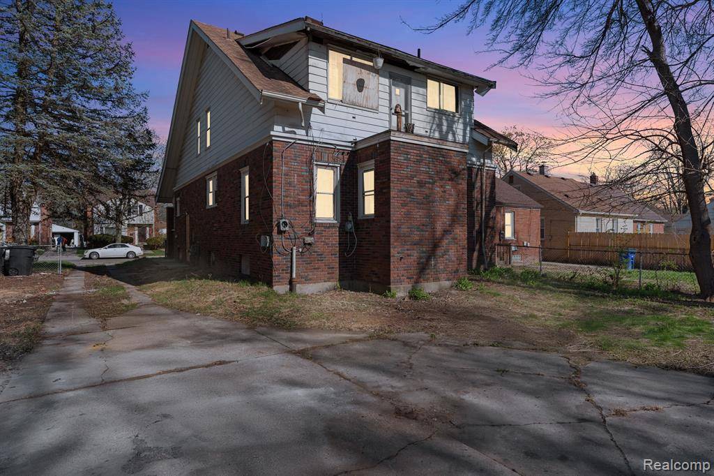 Redford, MI 48239,11323 BRAMELL
