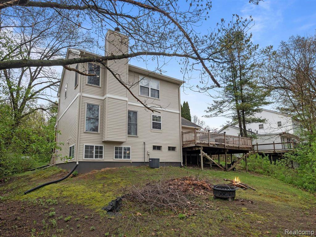 Waterford, MI 48329,4105 STANMOOR Drive