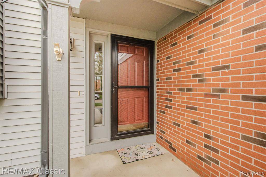Walled Lake, MI 48390,514 WINWOOD Circle