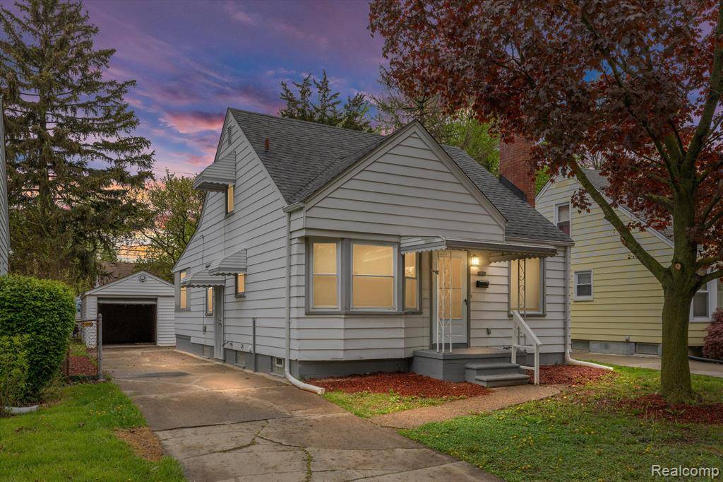 Harper Woods, MI 48225,20000 ROSCOMMON Street