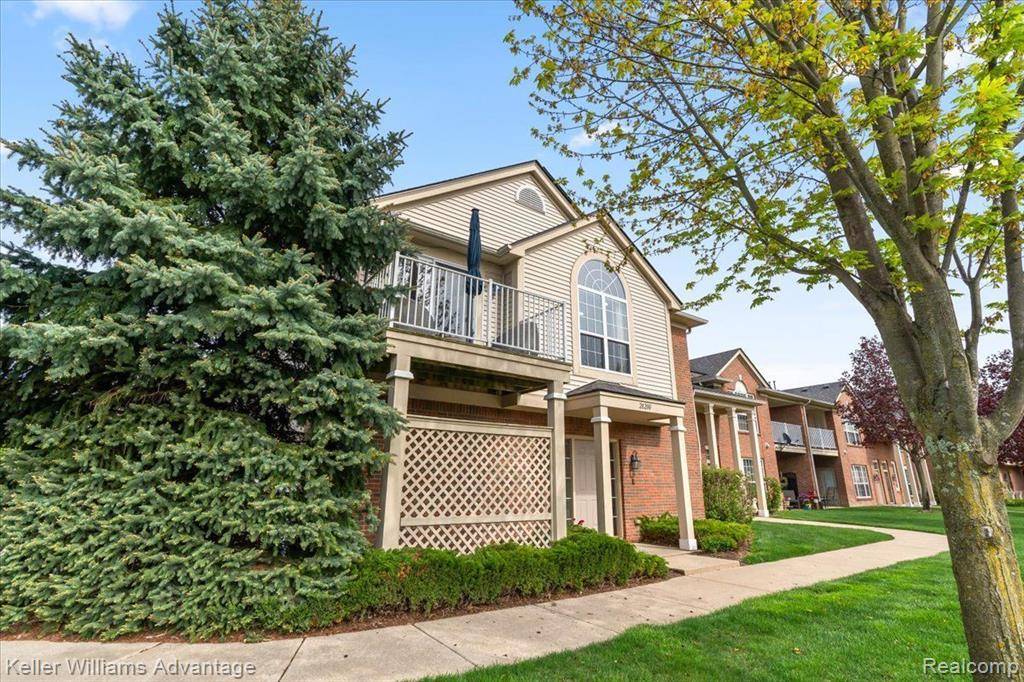 Walled Lake, MI 48390,28200 CHESAPEAKE Circle