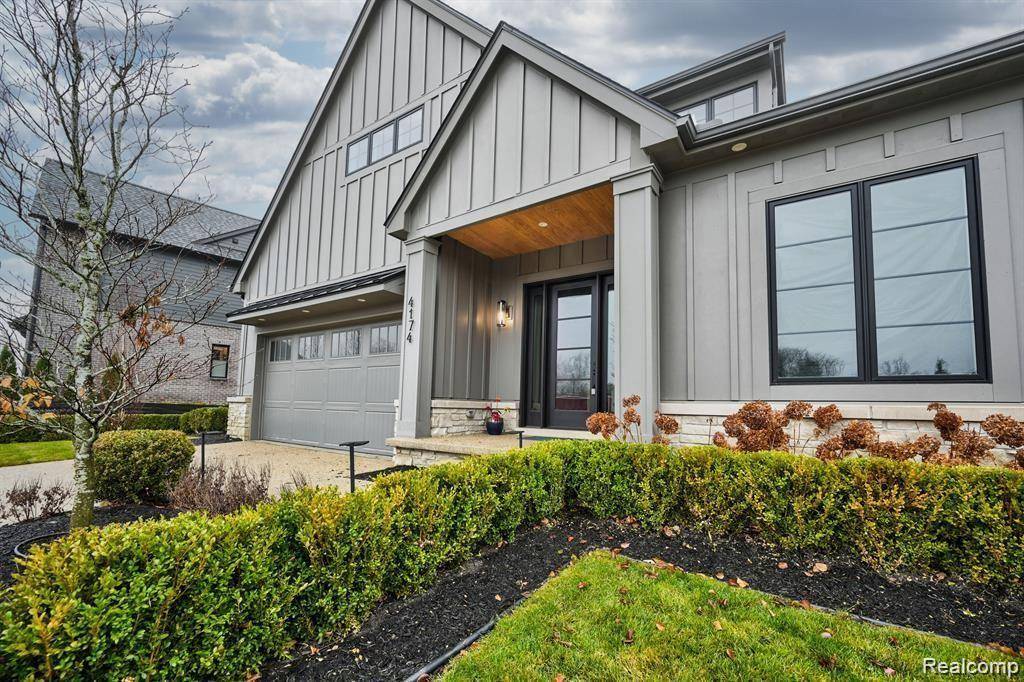 West Bloomfield, MI 48323,4174 PRESCOTT PARK Circle