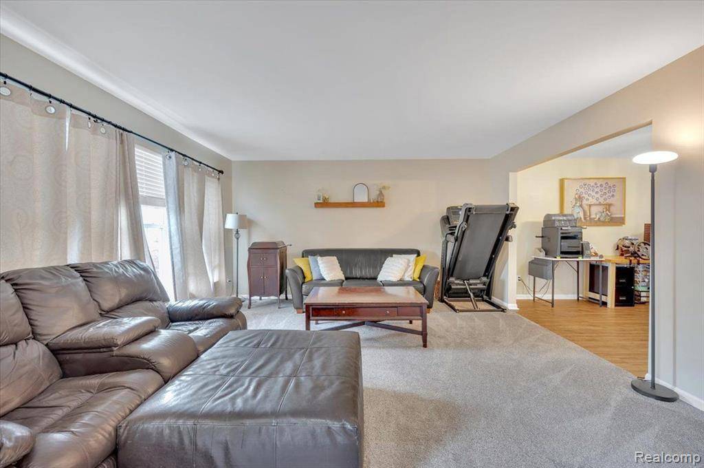 Macomb, MI 48042,17982 TROON Trail