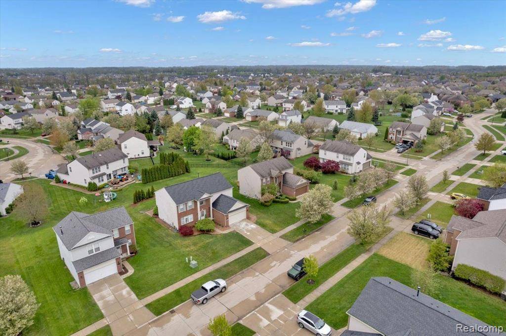 Macomb, MI 48042,17982 TROON Trail