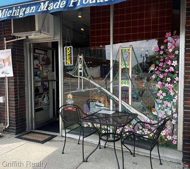 Howell, MI 48843,203 W GRAND RIVER Avenue