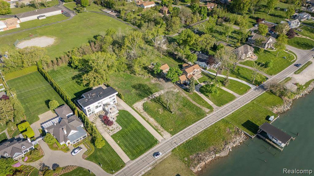 Grosse Ile, MI 48138,21604 E RIVER Road