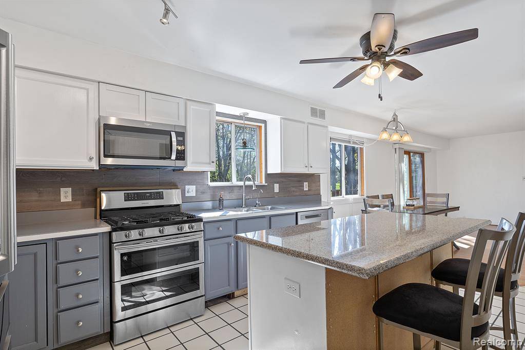 Brighton, MI 48114,4471 SPRING OAKS Lane