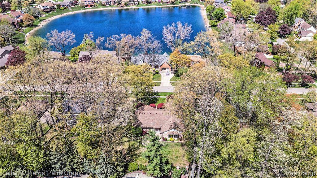 Utica, MI 48315,14616 IVANHOE Drive