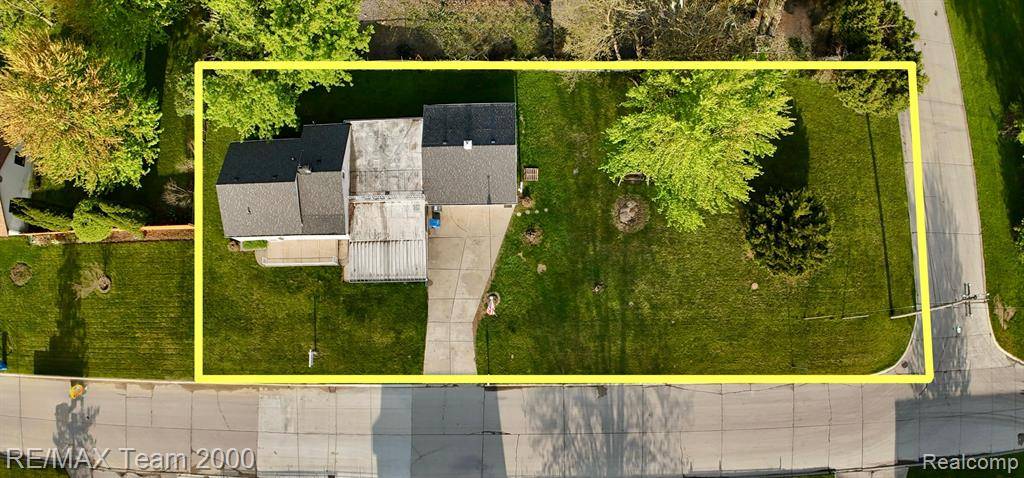Dearborn Heights, MI 48125,5526 SYLVIA Street