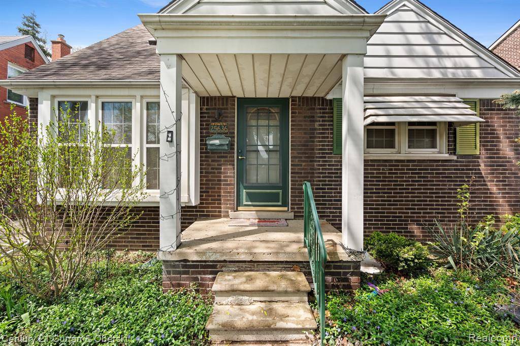 Dearborn Heights, MI 48125,25636 OAKLAND Drive